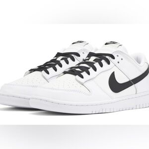 Men’s Nike Dunk Low Reverse Panda Sneakers . Size 11. White/Black color.